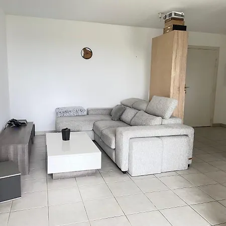 Piscine, Video-Projecteur, Parking Securise