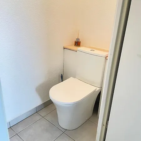 Piscine, Video-Projecteur, Parking Securise * Poitiers